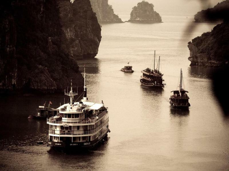 Hotel Emeraude Classic Cruises Hạ Long Exterior foto