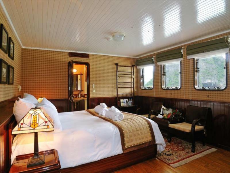 Hotel Emeraude Classic Cruises Hạ Long Exterior foto